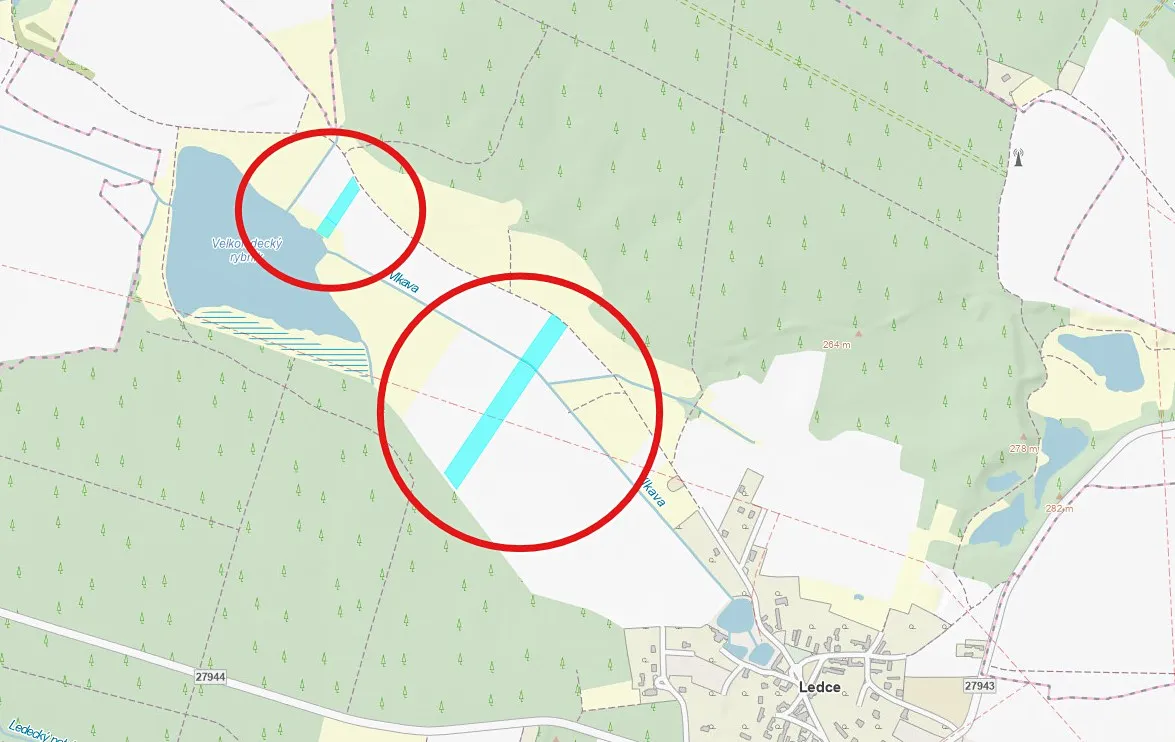 Prodej pole 23704 m²